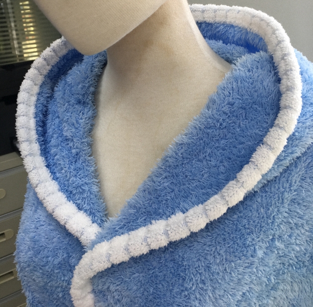 Adult's Hooded Bathrobe 4